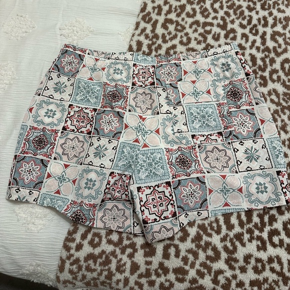 NWT Pull-On Seersucker Swim Trunk - Picture 2 of 8